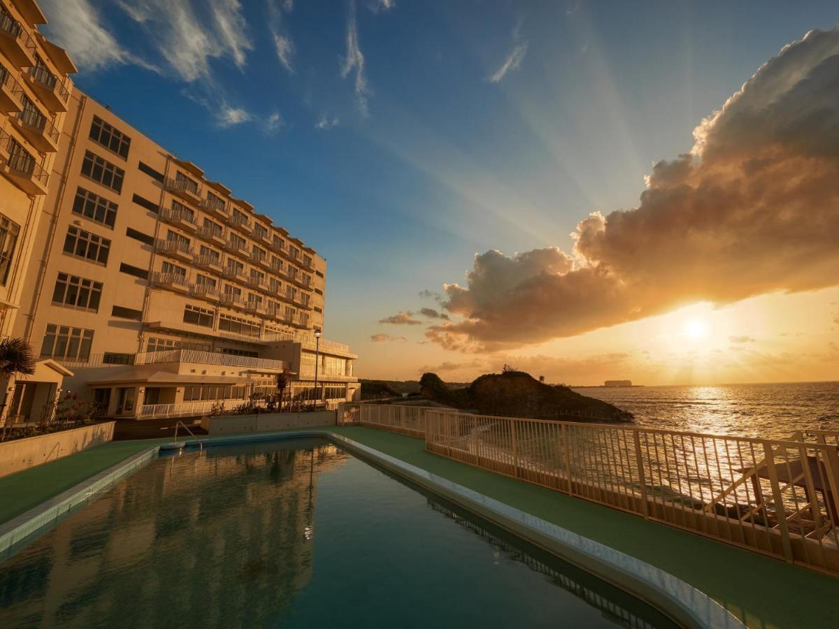 Hotel Miyuki Beach Онна Экстерьер фото